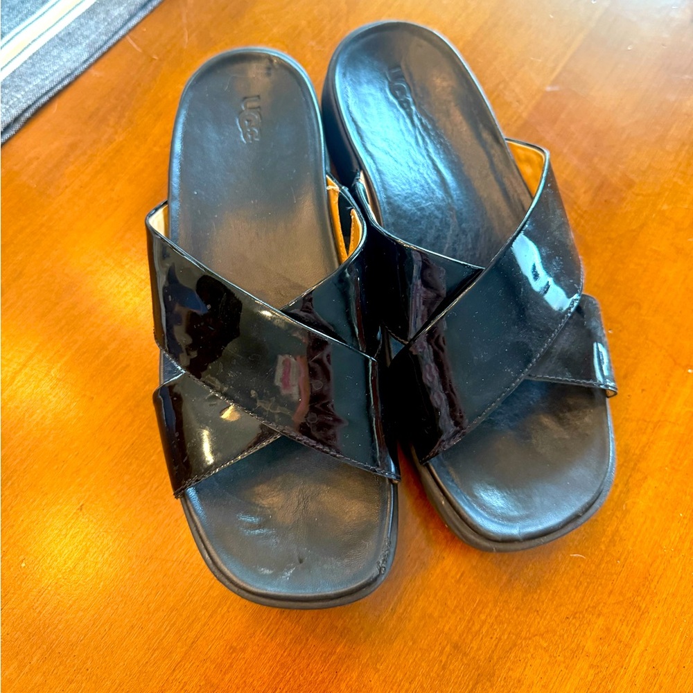 New UGG Emily Slide Sandal